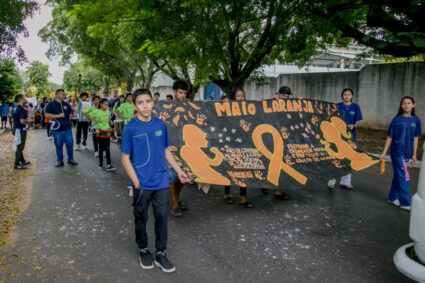 Corumbá em Movimento: Caminhada do Maio Laranja Leva Mensagem de Cuidado e Esperança