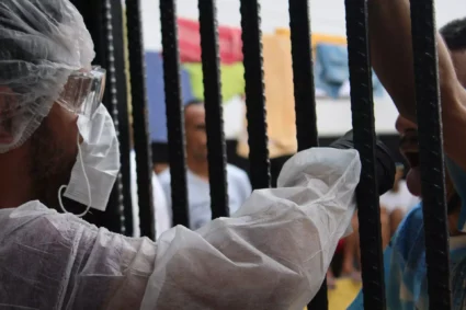 Polícia Científica Coleta DNA de 300 Presos para Reforçar Banco Nacional e Ajudar em Investigações