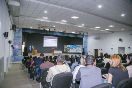 Corumbá Investe em Capacitação para Tornar Escolas Mais Inclusivas e Preparadas para Atender Alunos com Deficiência