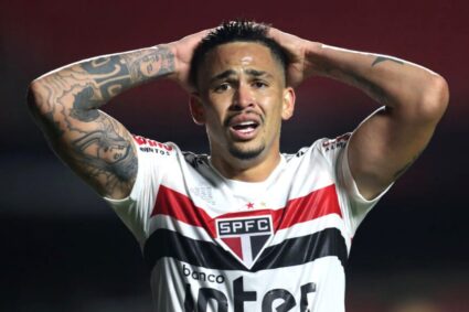 LDU derrota São Paulo por 2 a 0 em Quito e deixa Tricolor em situação delicada nas quartas da Libertadores