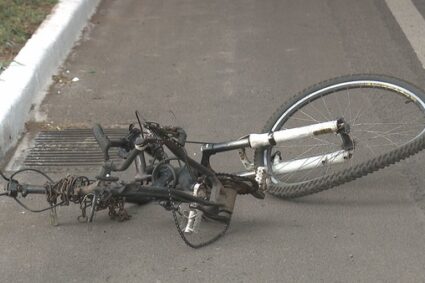 Adolescente fica ferido após ser atropelado enquanto andava de bicicleta em Corumbá
