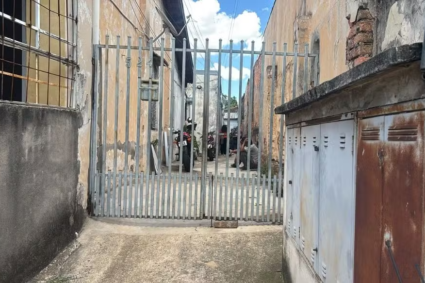 Mulher morre após ataque de pitbull ao tentar proteger a filha de 8 meses