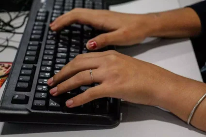 Mais cara e mais lenta: novo imposto sobre fibra óptica vai encarecer a internet em todo o país