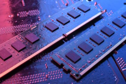 Escassez global de memória RAM deve elevar preços de eletrônicos até 2028, aponta mercado