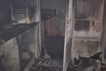 Incêndio durante a madrugada atinge padaria no Centro de Corumbá e destrói maquinários e estrutura interna