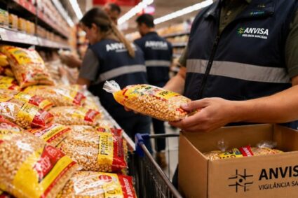 Anvisa proíbe venda de pipoca e manda recolher suplementos em nova ação de fiscalização no país