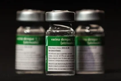 Vacinação contra dengue é suspensa no Brasil após 2 mortes e 42 reações severas