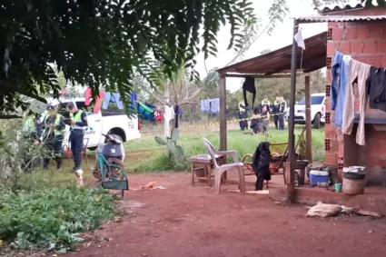 Homem é executado a tiros na frente do filho de 10 anos na fronteira; polícia busca autor do crime