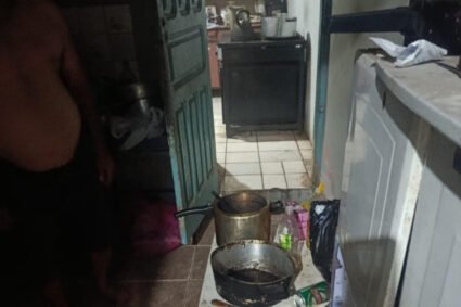 Morador dormia e panela de pressão ficou no fogo: fumaça tomou residência e mobilizou bombeiros em Corumbá