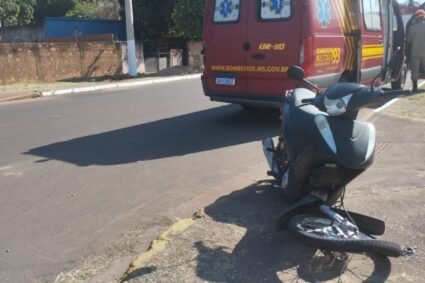 Colisão entre carro e moto deixa dois feridos no Centro de Corumbá; cruzamento registra alta de acidentes e levanta alerta