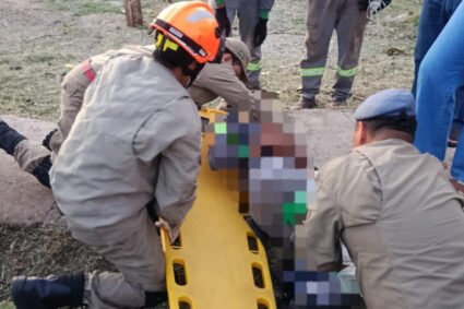 Trabalhador de 25 anos cai de 3 metros durante montagem de evento em Corumbá e sofre fraturas; veja como aconteceu