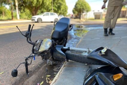 Mulher de 32 anos sofre suspeita de fratura após queda de bicicleta elétrica em Corumbá; aumento de acidentes com esse tipo de veículo preocupa